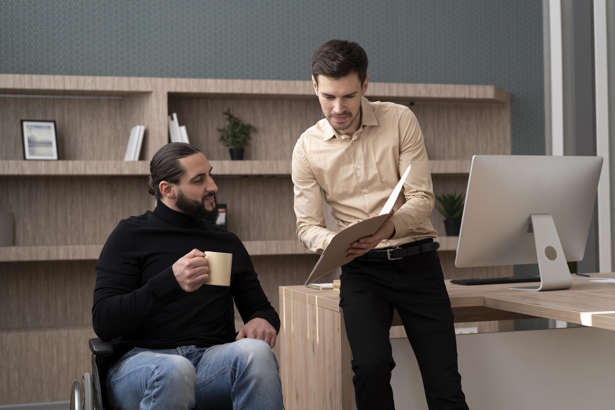 Jeune-avec-son-mentor